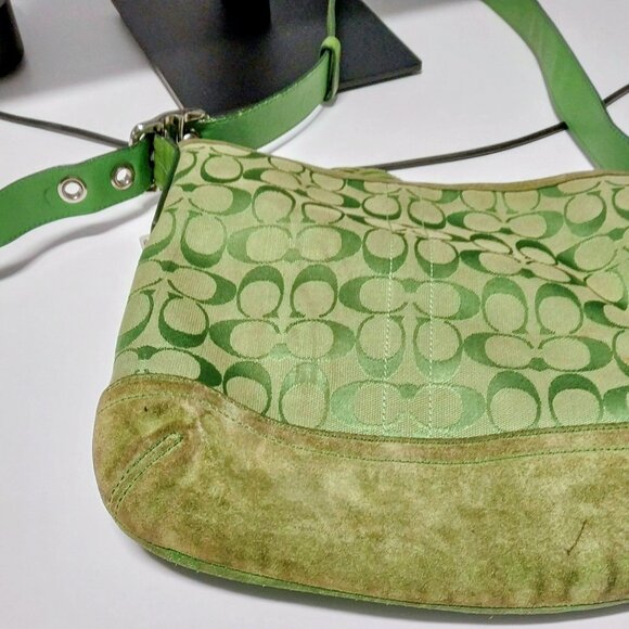 COACH Neon Lime Green Signature Monogram Soho Y2K Bag RARE Color Tassel 9362 - Picture 4 of 16